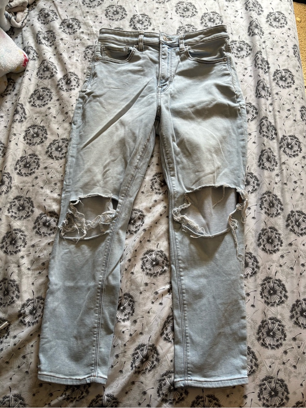 American Eagle Outfitters mom Jean Light Blue Distressed Jeans